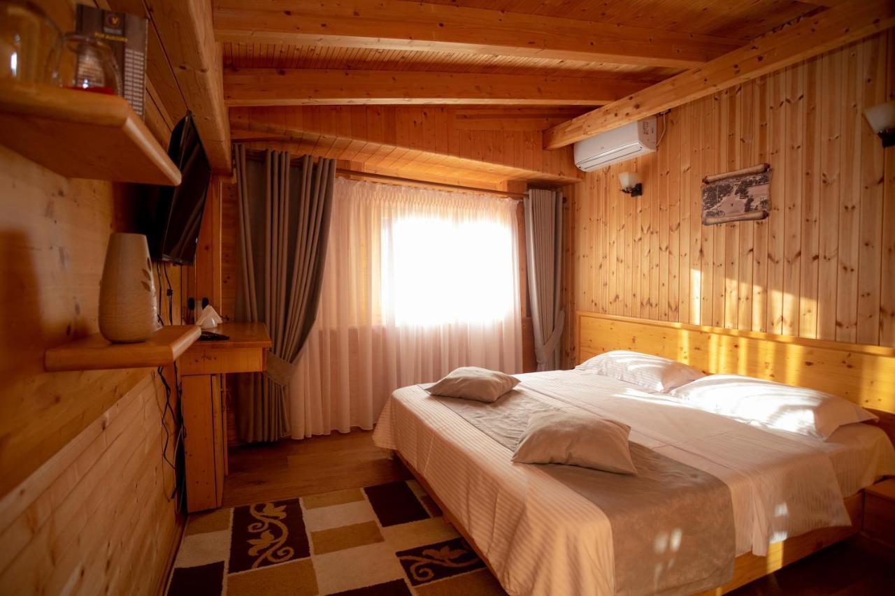 Hotel Shpija E Gjyshit Canaj Exterior photo